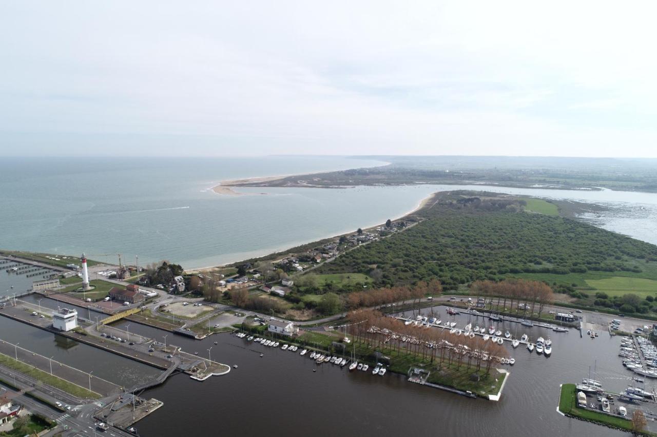 Hotel-Restaurant Le Normandie リュック・シュル・メール エクステリア 写真